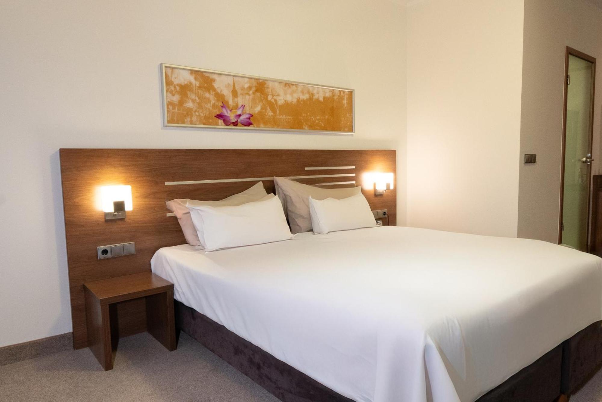 ארפורט Hotel Bruehlerhoehe מראה חיצוני תמונה