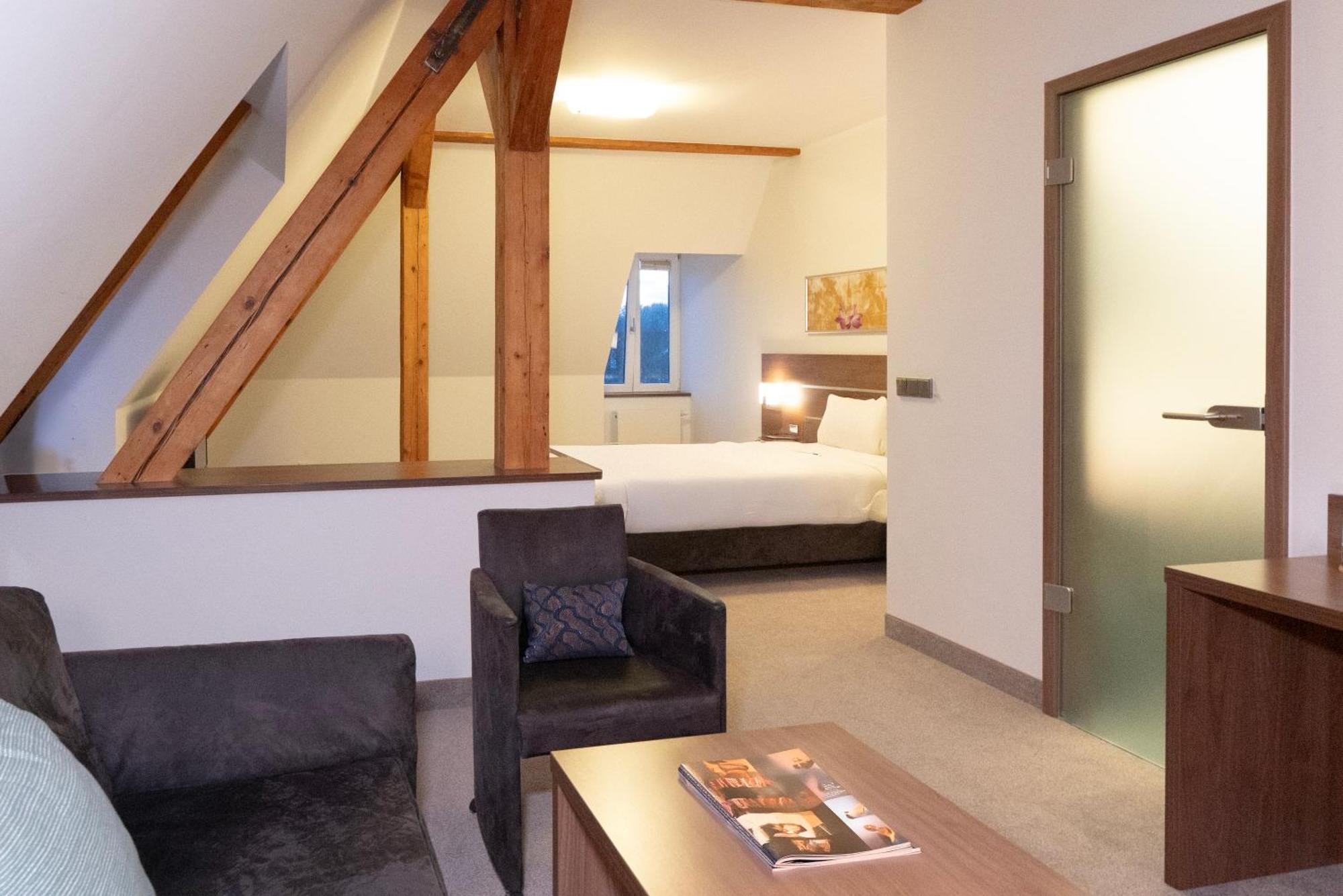 ארפורט Hotel Bruehlerhoehe מראה חיצוני תמונה
