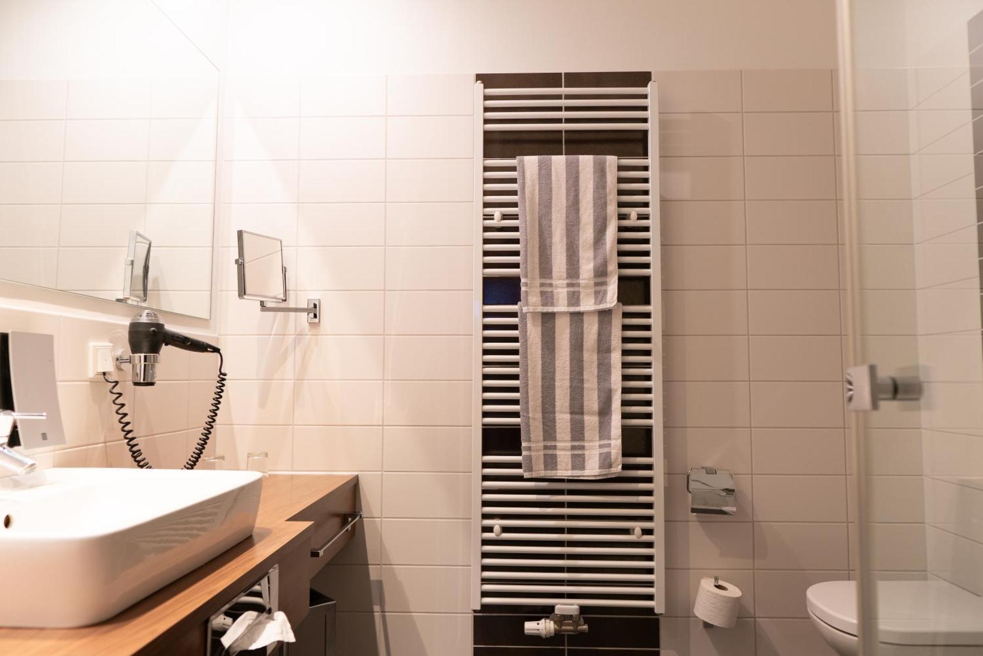 ארפורט Hotel Bruehlerhoehe מראה חיצוני תמונה