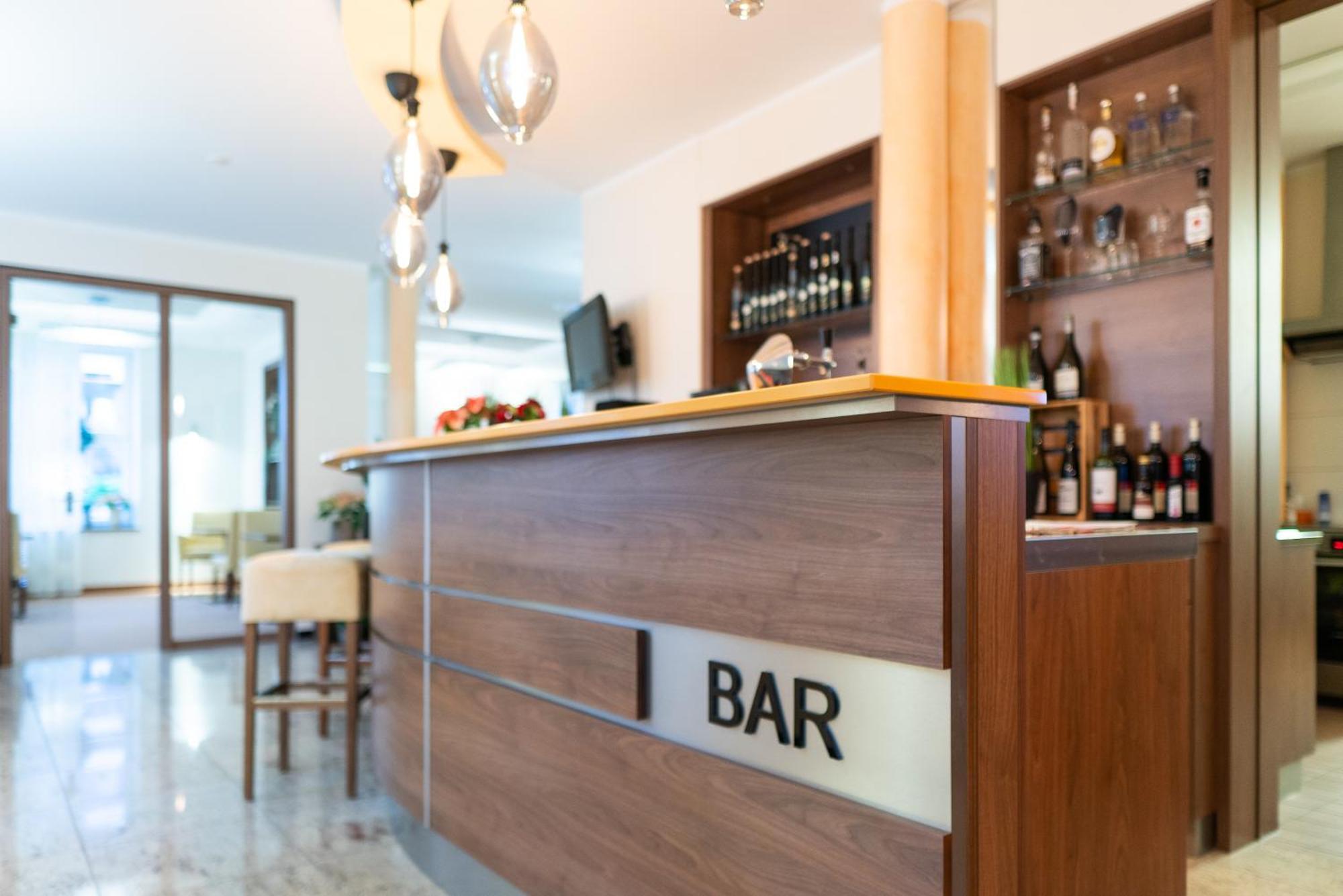 ארפורט Hotel Bruehlerhoehe מראה חיצוני תמונה