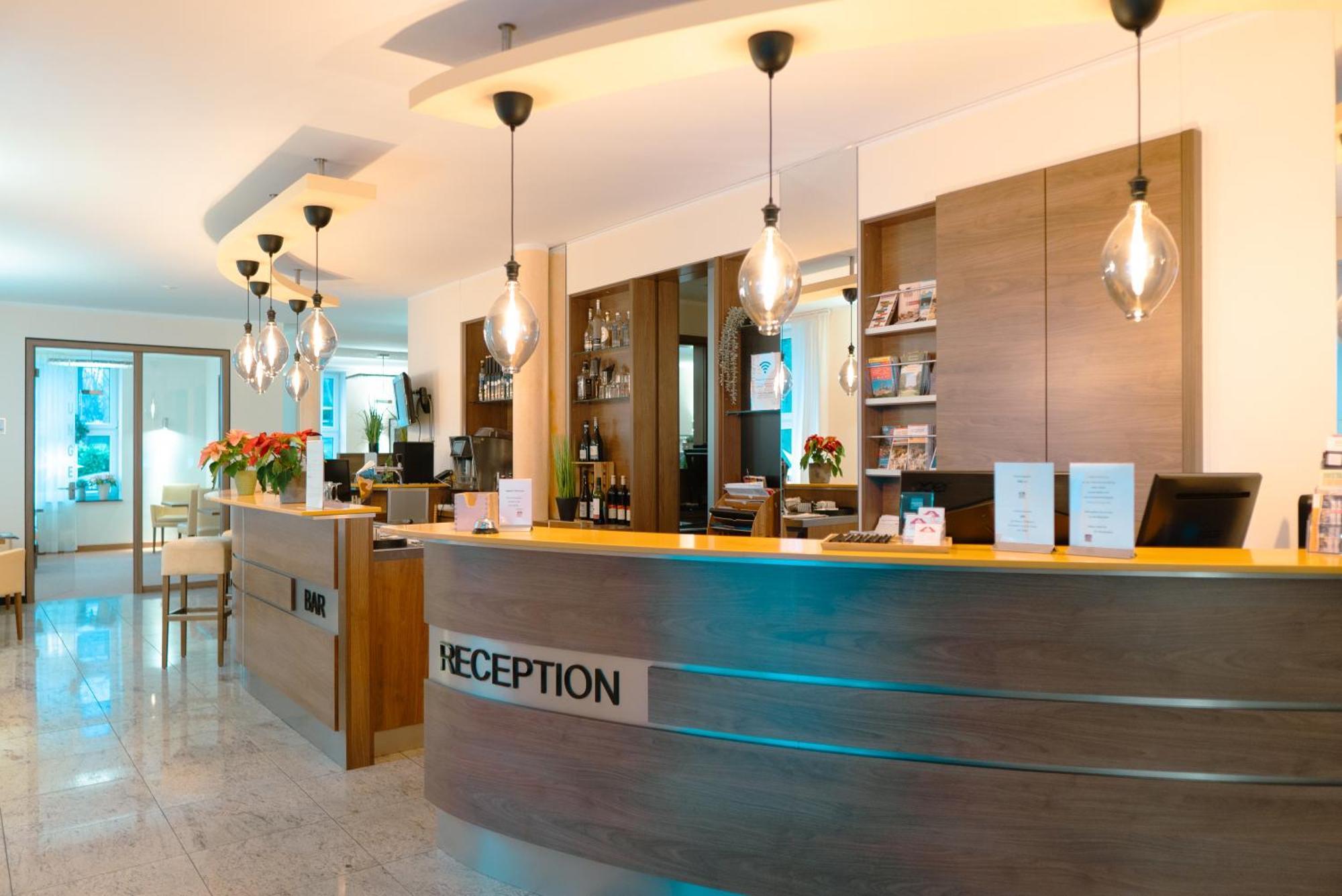 ארפורט Hotel Bruehlerhoehe מראה חיצוני תמונה