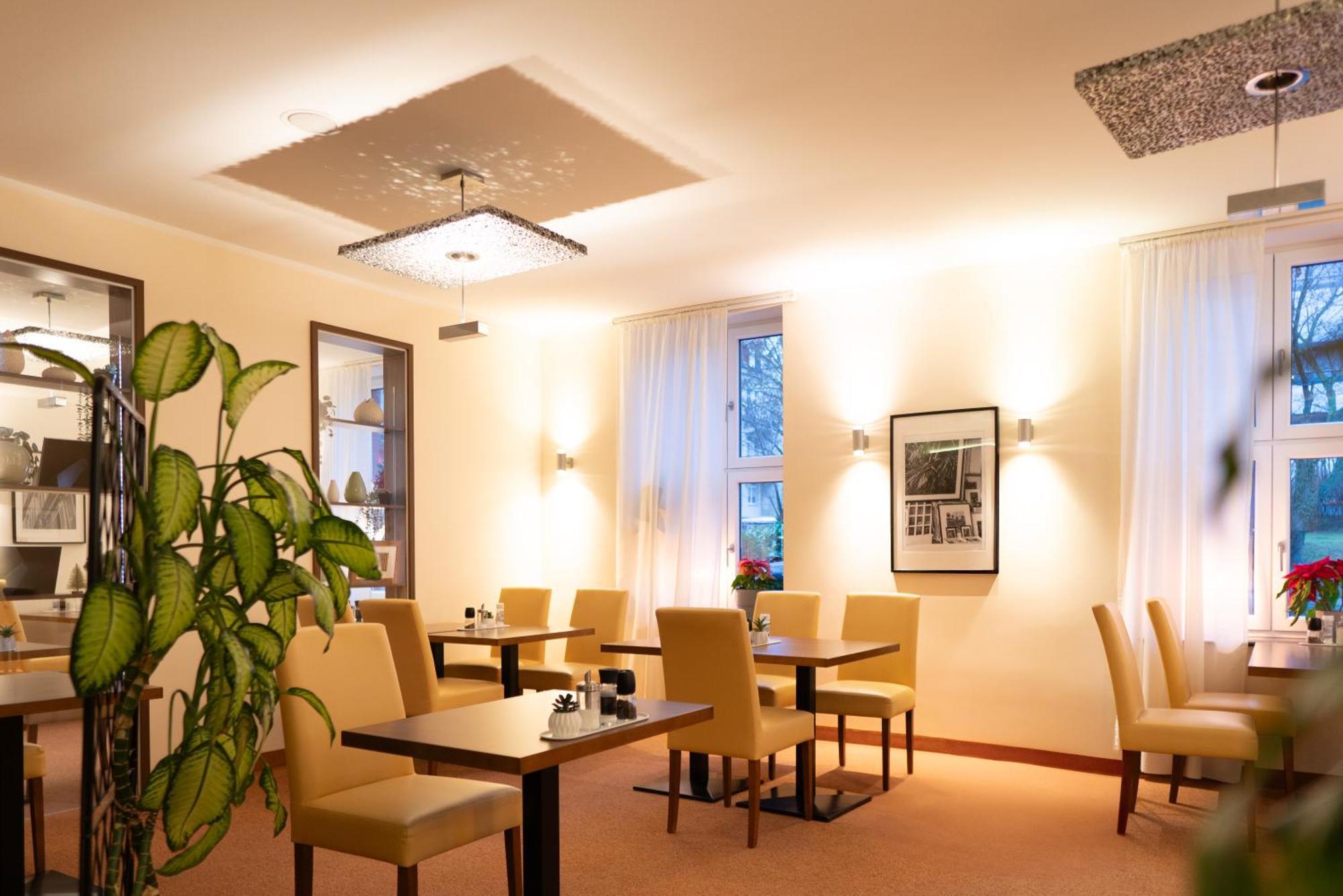 ארפורט Hotel Bruehlerhoehe מראה חיצוני תמונה
